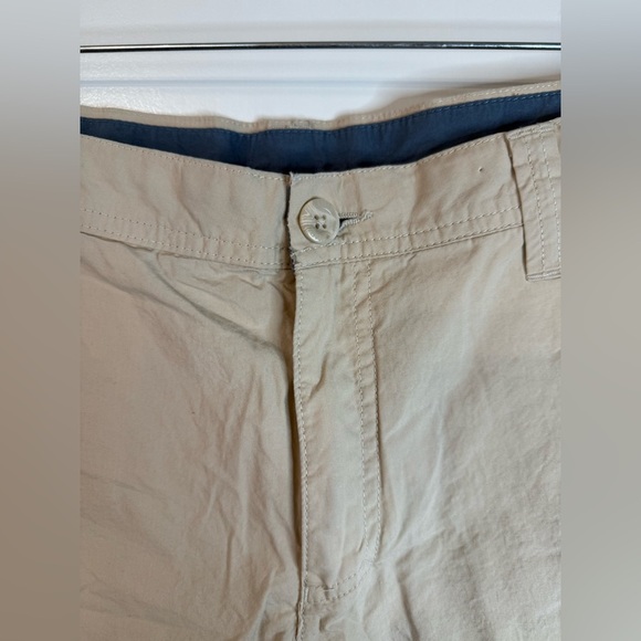 Columbia Men’s Khaki Washed Out Shorts - Size 34W/10L - Picture 3 of 8